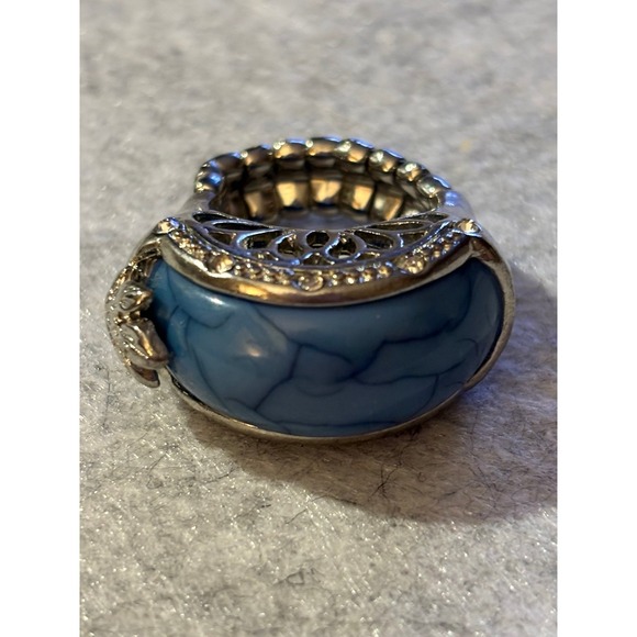 Ring - Picture 2 of 5